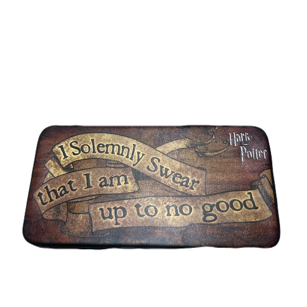Harry Potter Marauder's Map Vallet Buckle-Down "I Solemnly
Swear" Clasp Clutch